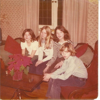 Christmas 1974 - Doreen, Sharron at age 15, Moreen and Joe